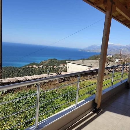 View Apartment Lukove Bagian luar foto