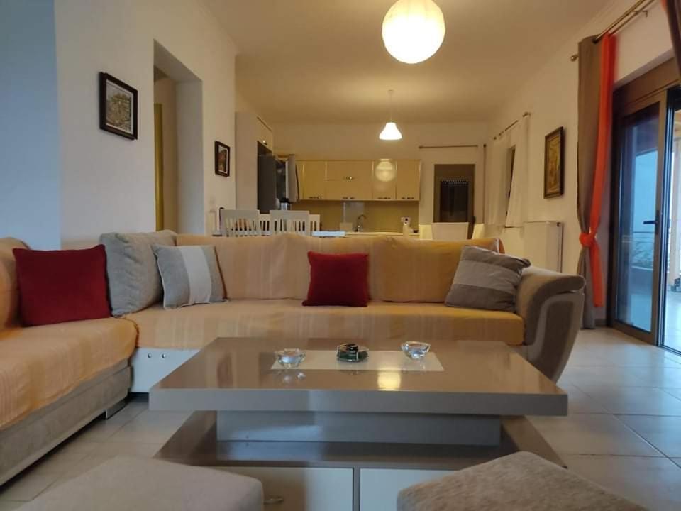 View Apartment Lukove Bagian luar foto