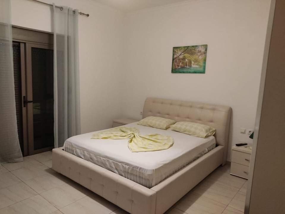 View Apartment Lukove Bagian luar foto
