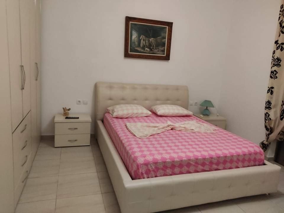 View Apartment Lukove Bagian luar foto