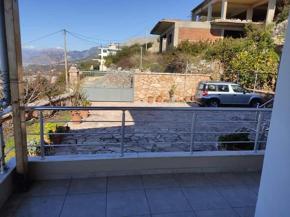 View Apartment Lukove Bagian luar foto