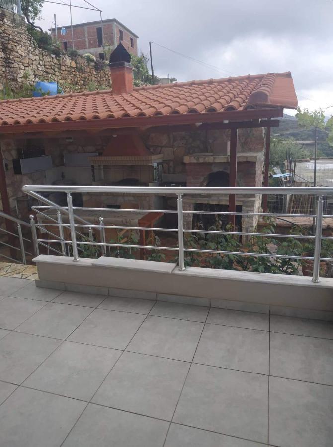 View Apartment Lukove Bagian luar foto