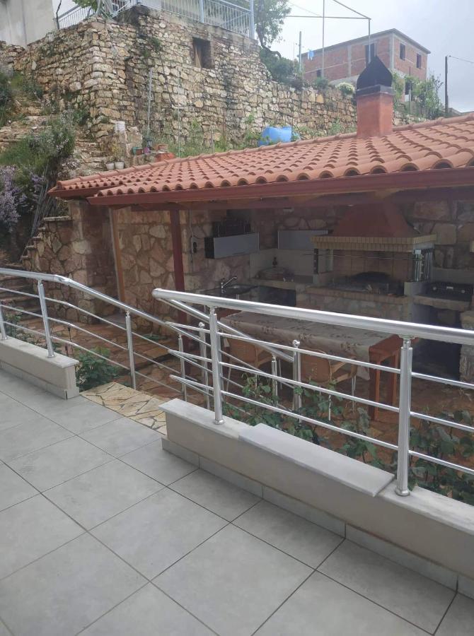 View Apartment Lukove Bagian luar foto