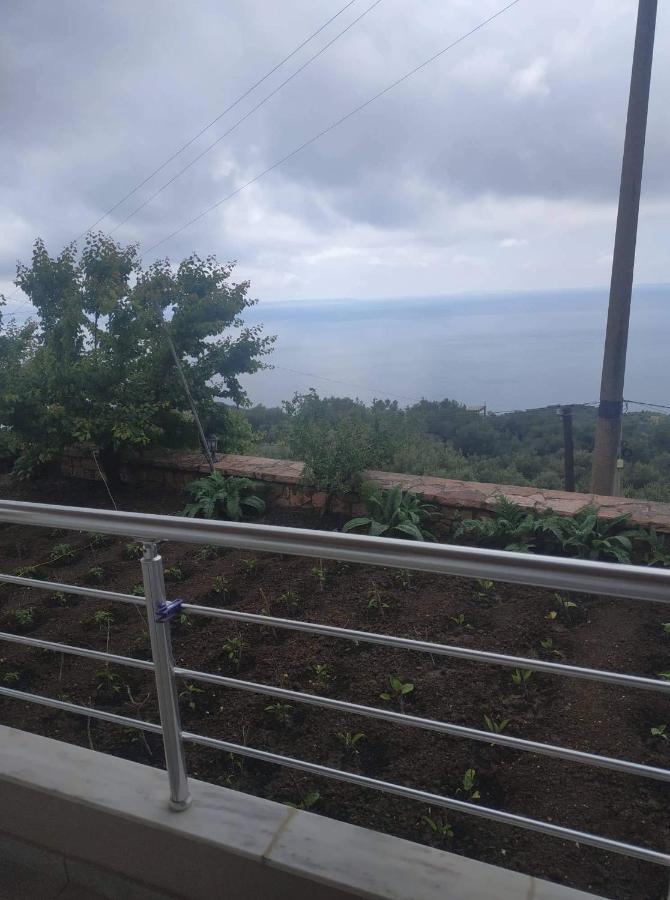 View Apartment Lukove Bagian luar foto