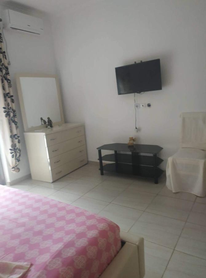 View Apartment Lukove Bagian luar foto